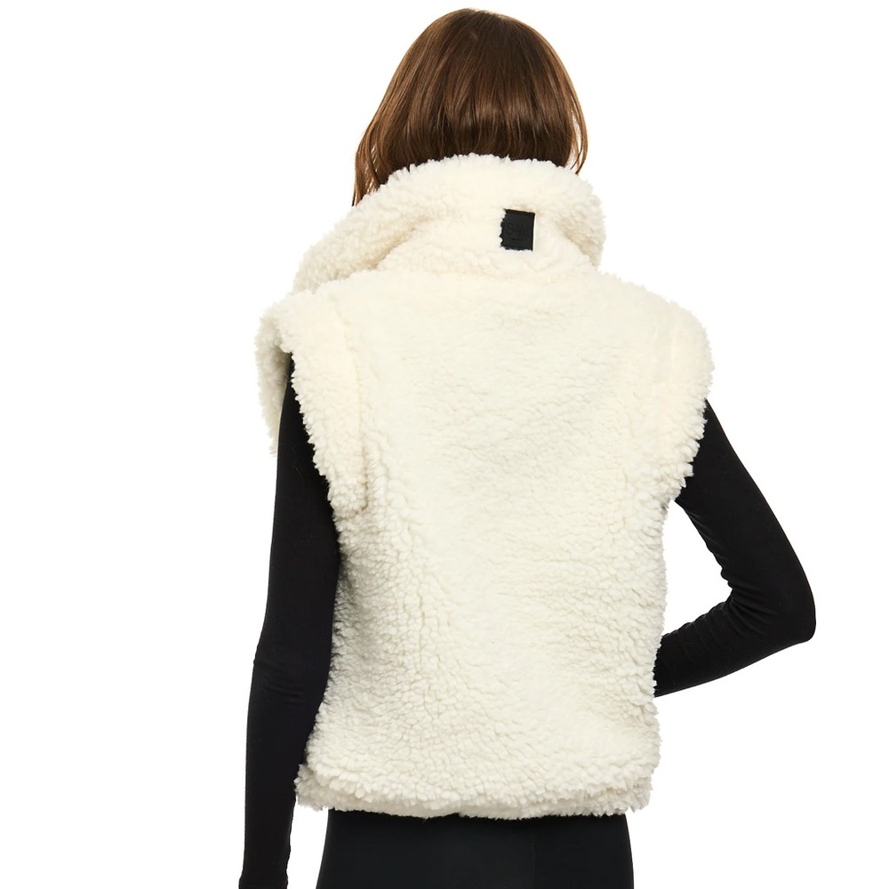 SAM Sherpa Vest in White - Picture 8 of 9
